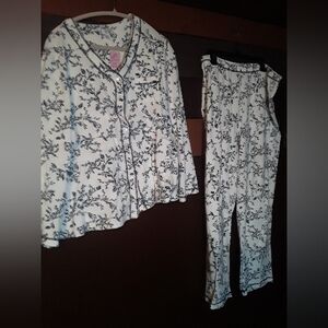 Secret Treasures 2X 18-20 Blue & White Floral Long sleeve Top Matching Pants